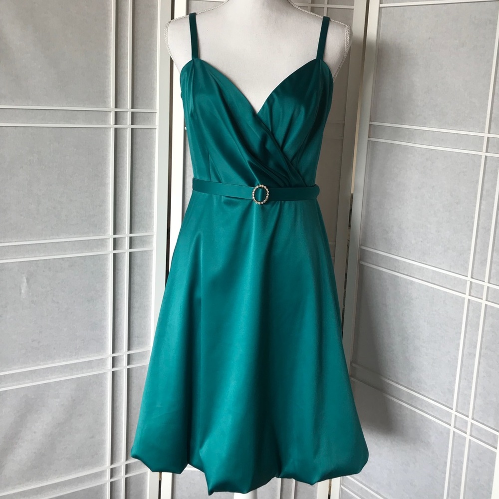 👗Gorgeous Emerald Ellen Tracy Tulip Skirt Dress👗